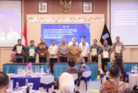 Gubernur Banten memberikan sambutan dalam acara Penandatanganan Kesepakatan Antardaerah dan Kerja Sama Replikasi Aplikasi SISGITA di Aula Blandongan, Balai Kota Tangerang Selatan