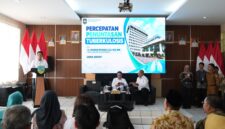 Wamendagri Akhmad Wiyagus memberikan paparan mengenai 