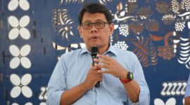 Sekretaris Disperindag Sleman, Aris Herbandang, menjelaskan program pendampingan digital bagi pedagang pasar tradisional agar mampu beradaptasi dengan perubahan perilaku belanja masyarakat.