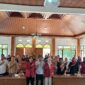 Foto tim HIMASEPTA UMY melakukan asesmen kepada warga Garongan, Panjatan, Kulon Progo untuk potensi lokal Garongan dengan produksi kelapa