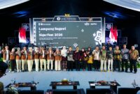 Para pemangku kepentingan dan tamu undangan berfoto bersama dalam pembukaan acara Lampung Begawi x SigerFest 2026 di Lampung City Mall