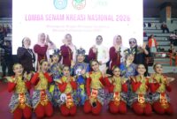 Tim senam kreasi Provinsi Banten yang diwakili Perwosi Kota Tangerang dan Kabupaten Tangerang berfoto bersama usai tampil di Lomba Senam Kreasi Nasional 2026 yang mengusung tema