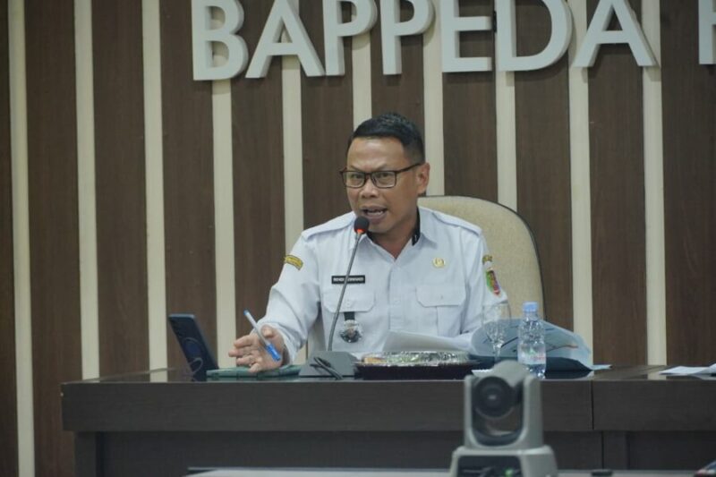 Kepala BKD Provinsi Lampung Rendi Reswandi menyampaikan pandangan dalam rapat persiapan dan pendataan atlet PORNAS KORPRI XVIII Tahun 2027.