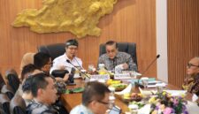 Suasana hangat Bupati Bandung dan Wakil Ketua Komisi II DPR RI.