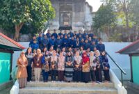 Sivitas akademika UWM Yogyakarta berziarah ke makam pendiri kampus di Imogiri dalam rangka Dies Natalis ke-44.