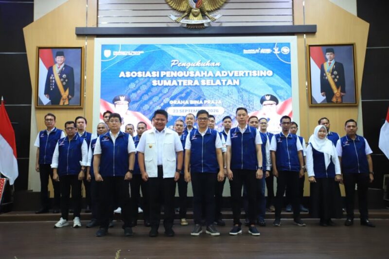 Gubernur Sumsel Herman Deru foto bersama jajaran pengurus APAS SEL yang baru dikukuhkan di Auditorium Bina Praja