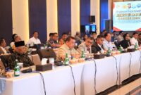 Suasana pertemuan Kunjungan Kerja Spesifik Komisi III DPR RI di Aula Gawe Kuta Baluwarti Polda Banten, Serang, dihadiri anggota dewan dan pejabat instansi penegak hukum.