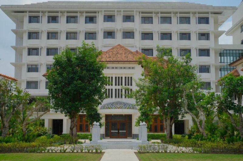 Halaman depan dan taman Grand Hotel de Djokja, hotel bersejarah yang pertama kali dibuka pada 1911(foto istimewa)