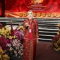 Ketua Dekranasda Provinsi Lampung Purnama Wulan Mirza berfoto di area pembukaan Kriyanusa 2026 bertema 