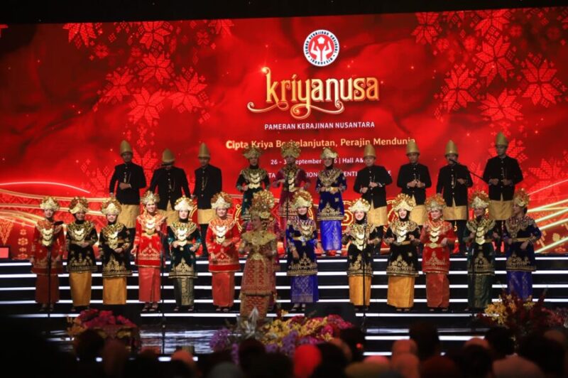 Penampilan tarian tradisional khas Sumatera Selatan menyemarakkan pembukaan Pameran Kerajinan Nusantara (Kriyanusa)