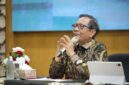 Foto Mahfud MD saat memberikan materi kuliah umum kepada mahasiswa UMY tentang relasi agama dan negara