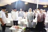 Andra Soni  bersama Ketua TP PKK Provinsi Banten Tinawati Andra Soni menghadiri Tablig Akbar Maulid Nabi Muhammad SAW 1448 Hijriah di Lapangan Persijat