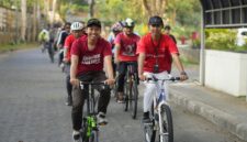 Kegiatan bersepeda bersama civitas UMY yang diselenggarakan oleh komunitas sepeda UMY Go