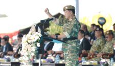 Menteri Dalam Negeri Muhammad Tito Karnavian menyampaikan amanat sekaligus menutup secara resmi Latsarmil Komcad ASN K/L Gelombang II Tahun 2026 yang diikuti 2.241 peserta, di Lanud Halim Perdanakusuma, Jakarta, Selasa (29/9/2026).