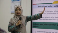 Foto dosen prodi Agroteknologi, Fakultas Pertanian UMY, Dr. Ir. Lis Noer Aini, S.P., M.Si