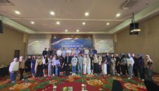 Manajemen Hotel Crystal Lotus Yogyakarta berfoto bersama para mitra usaha dan tamu undangan usai gelaran “EXPERIENCE SOMETHING NEW – An Exclusive Gathering with Our Valued Clients” di Crystal Grand Ballroom, Hotel Crystal Lotus Yogyakarta
