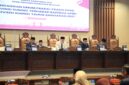 Wakil Gubernur Sumsel H. Cik Ujang (paling kiri) menghadiri pimpinan Rapat Paripurna XLIV DPRD Provinsi Sumsel bersama pimpinan pimpinan dewan.