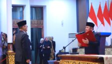 Herman Deru memimpin prosesi pengukuhan Farid Firman sebagai Kepala Perwakilan BPKP Provinsi Sumsel yang baru.