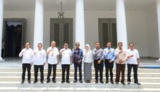 Andra Soni berfoto bersama manajemen Gyokai Indonesia Kompeten dan jajaran terkait di selasar Gedung Negara Provinsi Banten usai pembahasan kerja sama