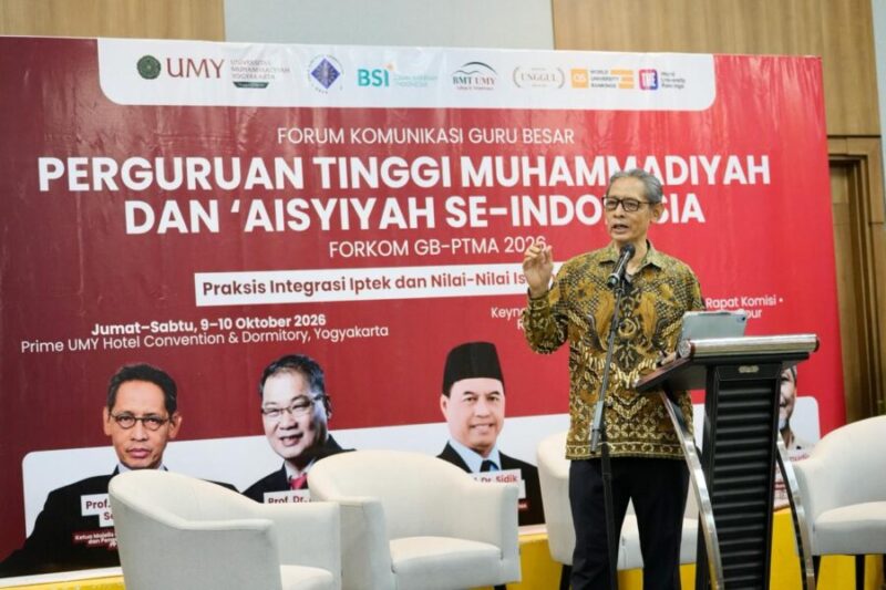 Foto Ketua Majelis Diktilitbang PP Muhammadiyah, Prof. Dr. Bambang Setiaji, M.Si. dalam sambutan hari pertama pelaksanaan FORKOM GB PTMA 2026 di UMY