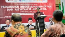 Ketua Panitia Forkom GB-PTMA 2026, Prof. Dr. Sidik Jatmika, M.Si., menyampaikan sambutan dan gagasannya mengenai