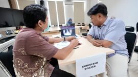 proses cek kesehatan gratis yang diselenggarakan oleh UMY dan UPTD Puskesmas 1 kepada civitas UMY