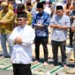Foto civitas academica UMY melaksanakan salat Istisqa yang dipimpin oleh Ustadz Dr. Muhammad Ikhwan Ahada, Bendahara BPH UMY
